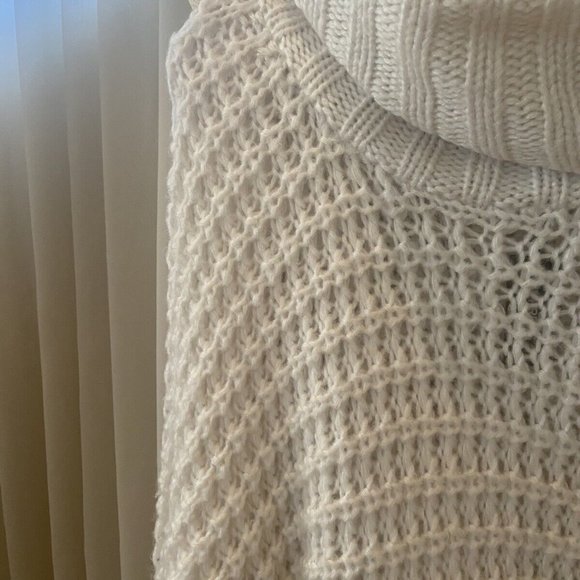 Express White Knit Turtleneck Jumper Chunky Sweater Long Sleeve Large NWT - Picture 2 of 11